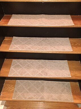 Cosy Homeer Carpet Rug Edging Stair Treads Non-Slip 28" X 9" Beige 4 Pieces NEW
